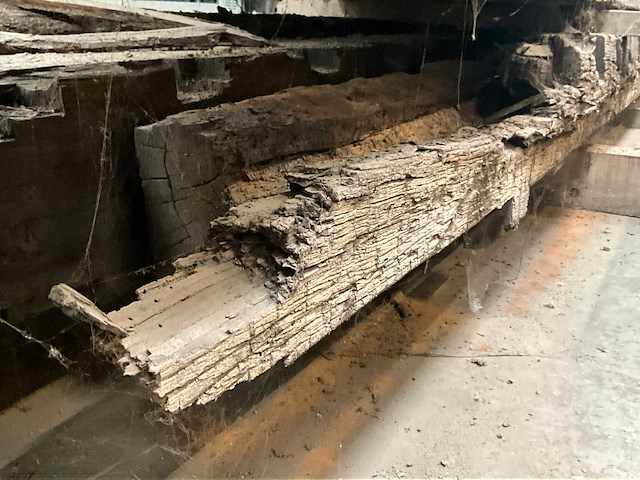 Diverse historische eiken balken (5 stuks) - afbeelding 8 van  12