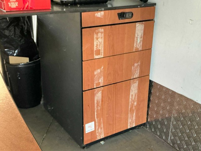 Diverse hoek bureautafels (7x) - afbeelding 9 van  9