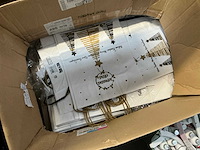 Diverse hondenartikelen, kapstokken en verpakking - afbeelding 5 van  7