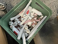 Diverse hondenartikelen, kapstokken en verpakking - afbeelding 2 van  7