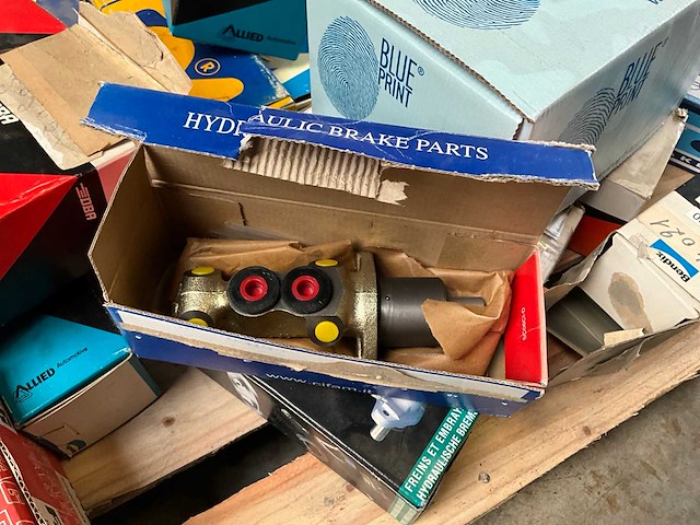 Diverse hoofdremcilinders - afbeelding 6 van  6