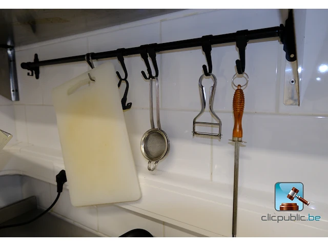 Diverse horeca-apparatuur en -benodigdheden - afbeelding 9 van  20