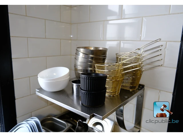 Diverse horeca-apparatuur en -benodigdheden - afbeelding 17 van  20