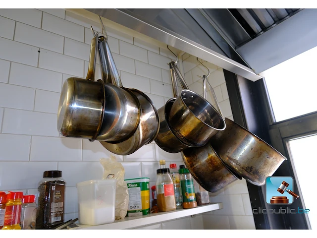 Diverse horeca-apparatuur en -benodigdheden - afbeelding 18 van  20