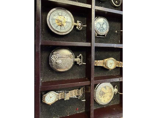 Diverse horloges (12x) - afbeelding 2 van  3