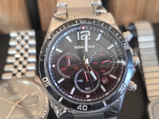 Diverse horloges en juwelen - afbeelding 10 van  23