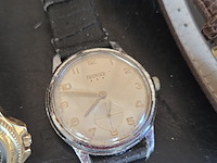 Diverse horloges en juwelen - afbeelding 15 van  23