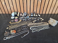 Diverse horloges en juwelen - afbeelding 1 van  23