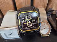 Diverse horloges en juwelen - afbeelding 6 van  23