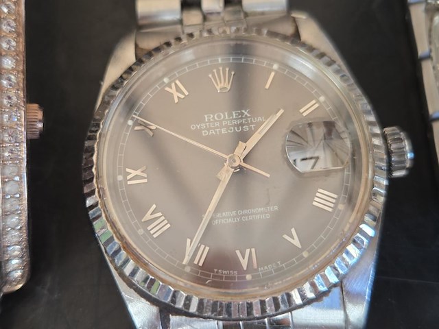 Diverse horloges en juwelen - afbeelding 9 van  23