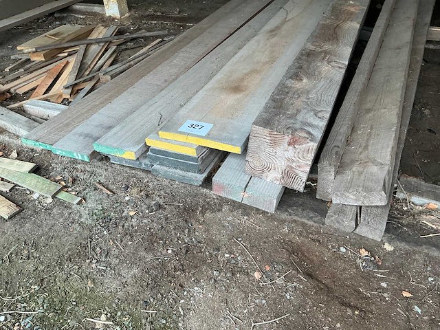 Diverse houten balken en planken (18x) - afbeelding 2 van  3