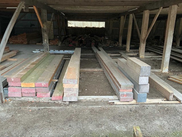 Diverse houten balken en planken (26x) - afbeelding 1 van  3