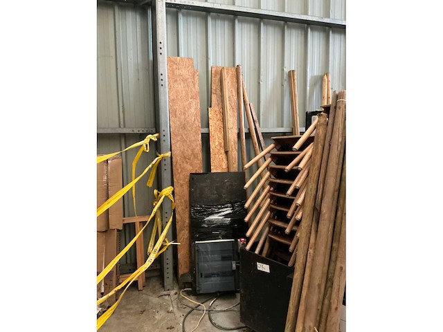 Diverse houten balken, planken en platen (ca. 60x) - afbeelding 3 van  5