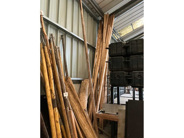Diverse houten balken, planken en platen (ca. 60x) - afbeelding 5 van  5