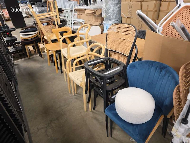 Diverse houten bijzetstoelen flexfurn (22x) - afbeelding 1 van  9