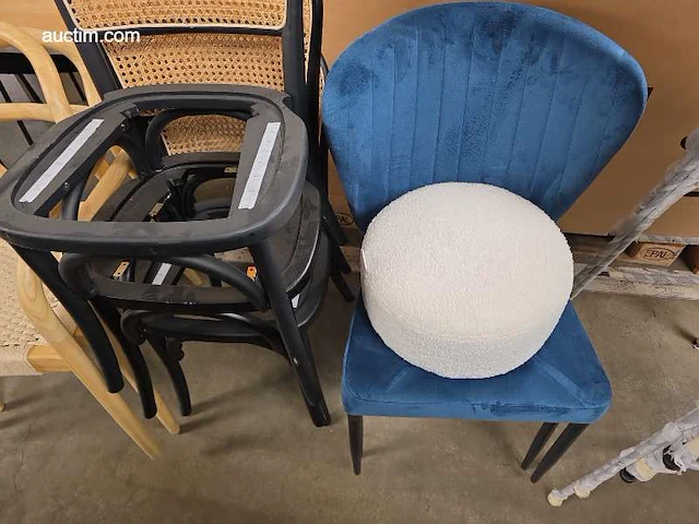 Diverse houten bijzetstoelen flexfurn (22x) - afbeelding 2 van  9