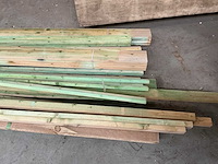 Diverse houten constructielatten en planken (62x) - afbeelding 2 van  4