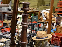 Diverse houten decoratieve ornamenten - afbeelding 1 van  3