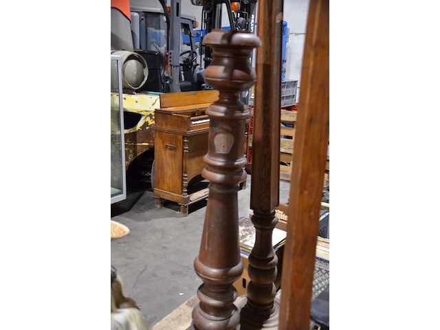 Diverse houten decoratieve ornamenten - afbeelding 3 van  3