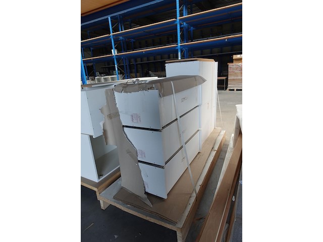 Diverse houten kasten - afbeelding 5 van  7