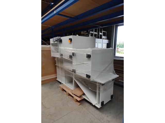 Diverse houten kasten - afbeelding 3 van  4