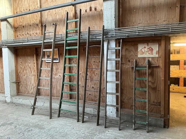 Diverse houten ladders (5x) - afbeelding 1 van  4