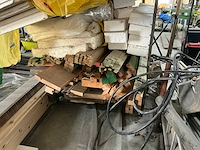 Diverse houten planken en balken - afbeelding 2 van  3