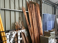 Diverse houten planken en latten (ca. 35x) - afbeelding 1 van  4