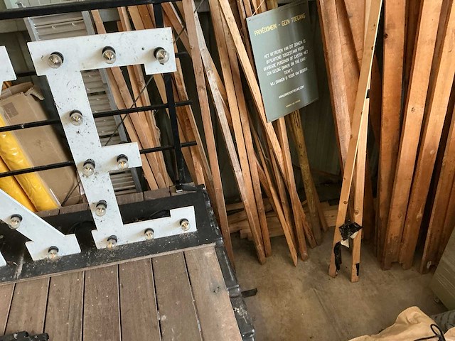 Diverse houten planken en latten (ca. 35x) - afbeelding 4 van  4