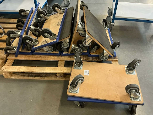 Diverse houten plateauwagens (12x) - afbeelding 4 van  4