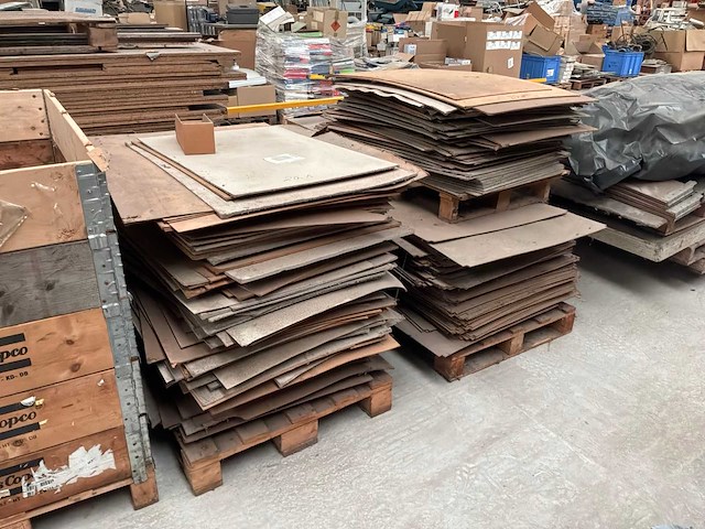 Diverse houten platen - afbeelding 1 van  6