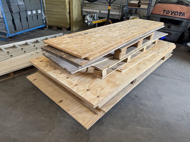 Diverse houten platen - afbeelding 1 van  3