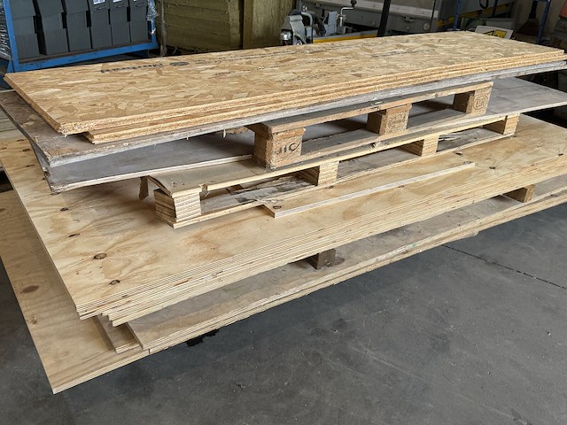 Diverse houten platen - afbeelding 3 van  3