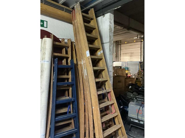Diverse houten vouwladders (8x) - afbeelding 4 van  4