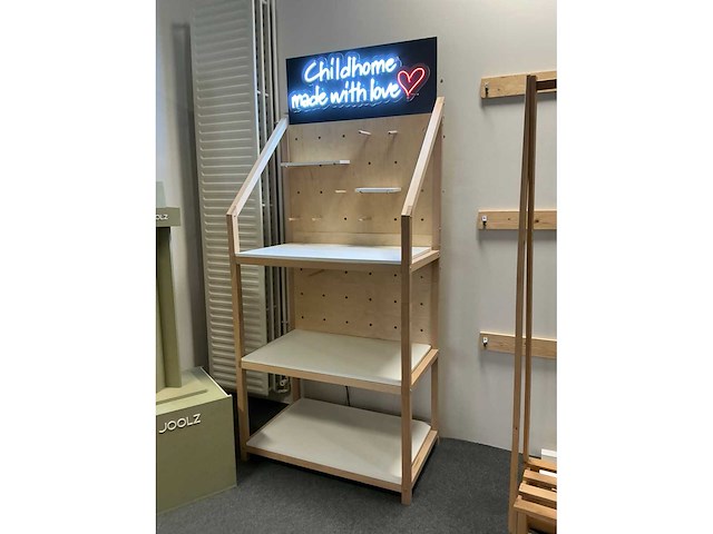 Diverse houten winkelrekken/displays (6x) waaronder voorzien van verlichting, waaronder afmeting circa 100 x 60 x 230cm, 97 x 40 x 194cm, 150 x 39 x 160cm - afbeelding 5 van  6