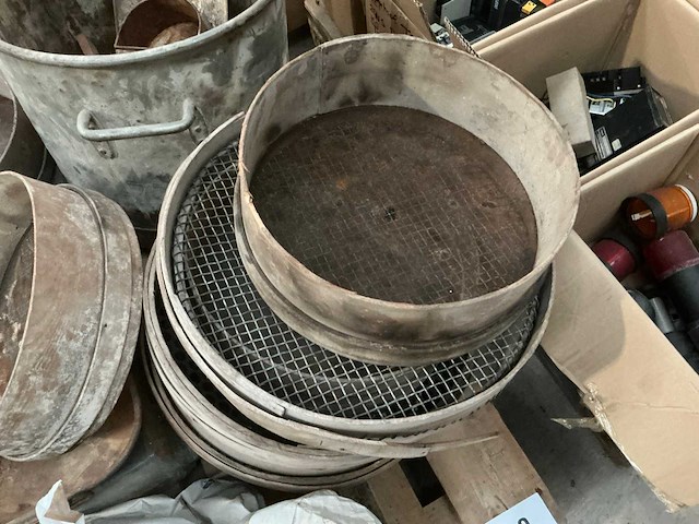 Diverse houten zeven - afbeelding 2 van  5