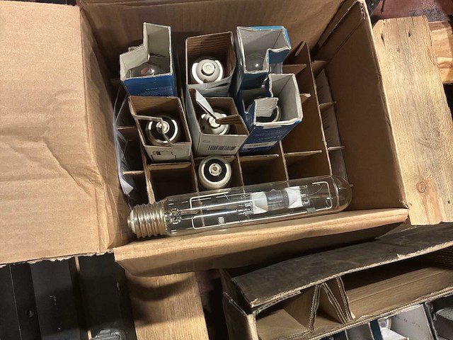 Diverse hqi 400w gekleurde lampen - afbeelding 2 van  2