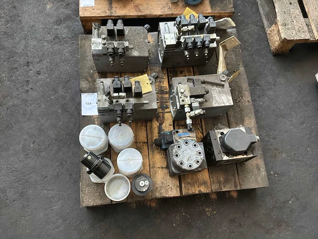 Diverse hydraulische aggregaten - afbeelding 1 van  7