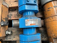Diverse hydraulische cilinders - afbeelding 3 van  7