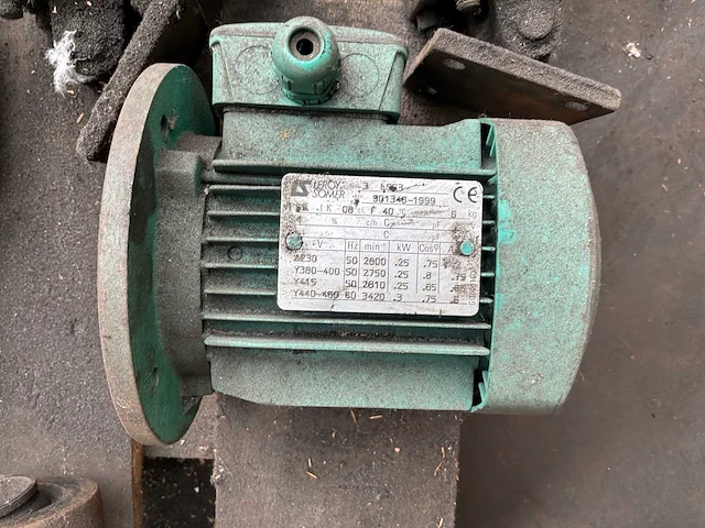 Diverse hydraulische componenten - afbeelding 2 van  4