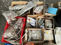 Diverse hydraulische kleppen en toebehoren - afbeelding 13 van  25
