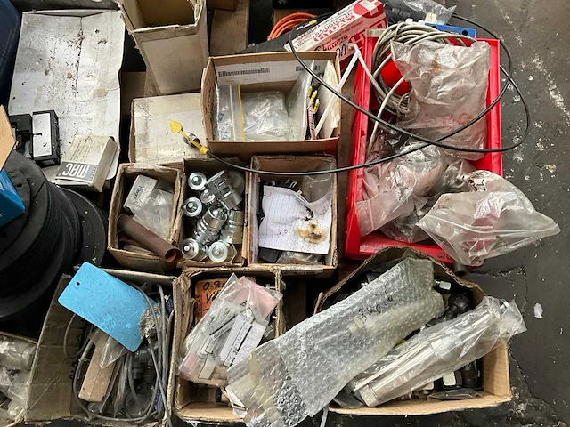 Diverse hydraulische kleppen en toebehoren - afbeelding 15 van  25