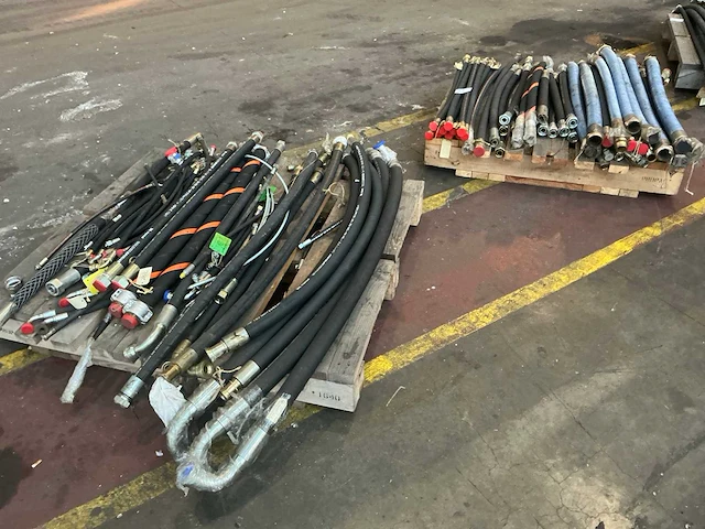 Diverse hydraulische leidingen - afbeelding 4 van  11