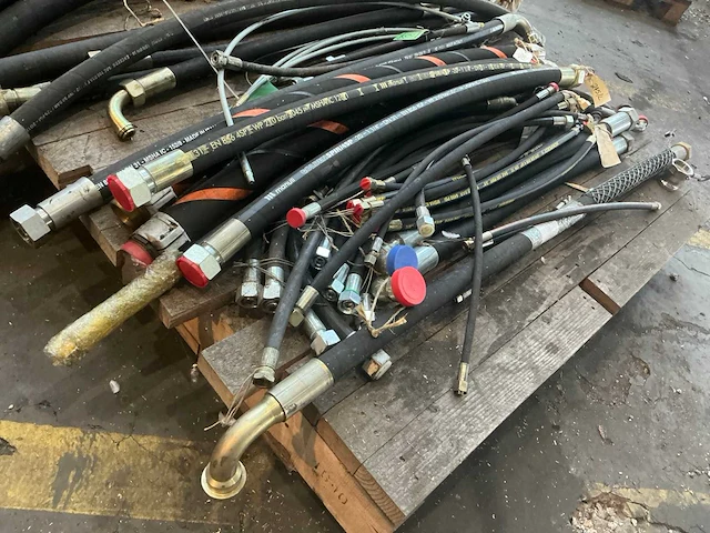 Diverse hydraulische leidingen - afbeelding 6 van  11