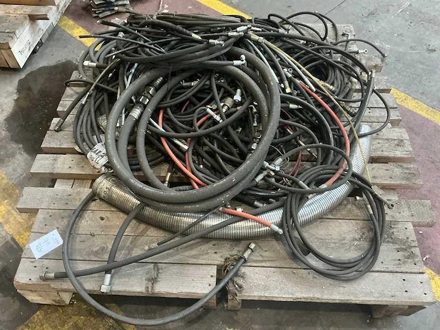 Diverse hydraulische leidingen - afbeelding 5 van  9