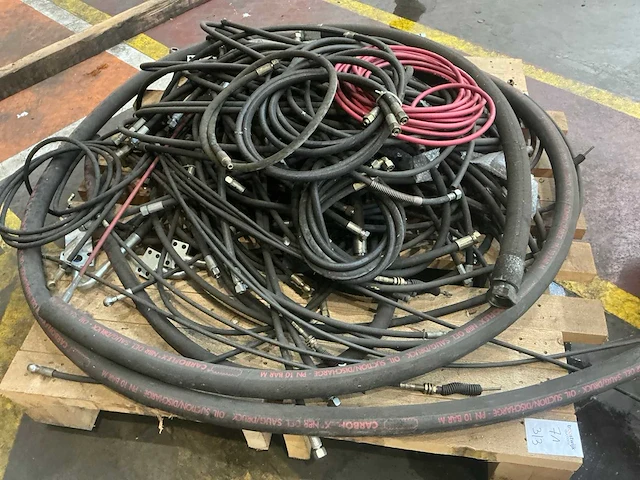 Diverse hydraulische leidingen - afbeelding 7 van  9