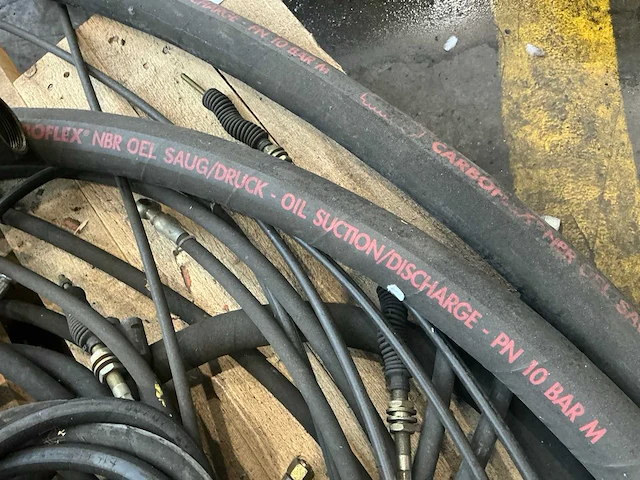 Diverse hydraulische leidingen - afbeelding 8 van  9