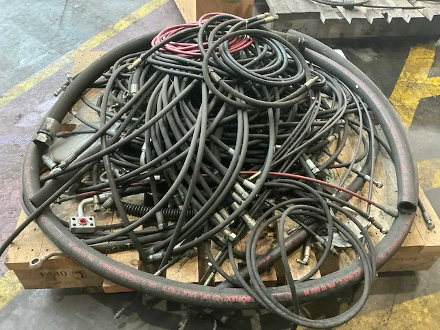 Diverse hydraulische leidingen - afbeelding 9 van  9