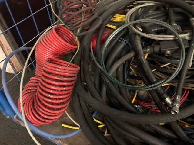 Diverse hydraulische slangen - afbeelding 5 van  6