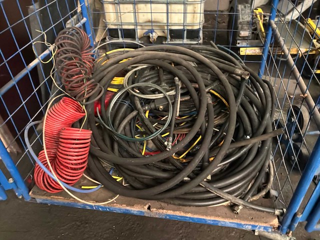 Diverse hydraulische slangen - afbeelding 2 van  6